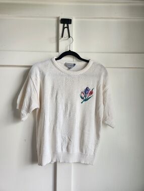 Vintage White Knit Sweater Tee | Floral Embroidered Short Sleeve | Lightweight
